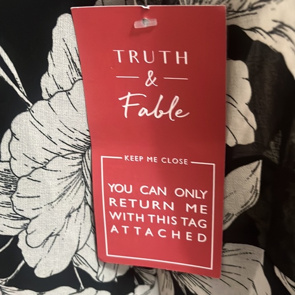 Truth in fable, black and gray floral dress - Picture 5 of 8